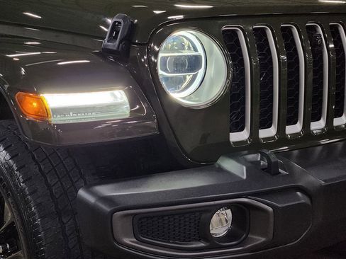 Used 2021 Jeep Wrangler Unlimited Sahara AWD/4WD image 10