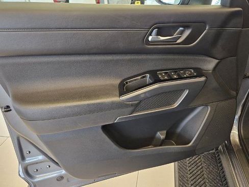 Certified 2023 Nissan Pathfinder SL image 14