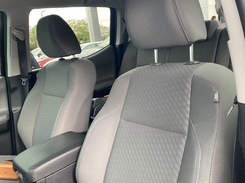 Used 2022 Toyota Tacoma SR5 image 5