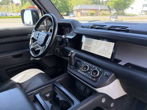Used 2021 Land Rover Defender 110 X-Dynamic HSE AWD/4WD image 21