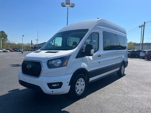 Used 2024 Ford Transit 350 XLT RWD image 3
