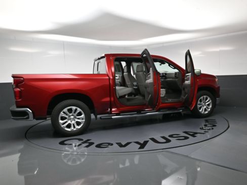 Used 2023 Chevrolet Silverado 1500 LTZ w/ LTZ Premium Package AWD/4WD image 16