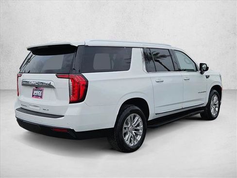 Used 2023 GMC Yukon XL SLT AWD/4WD image 5