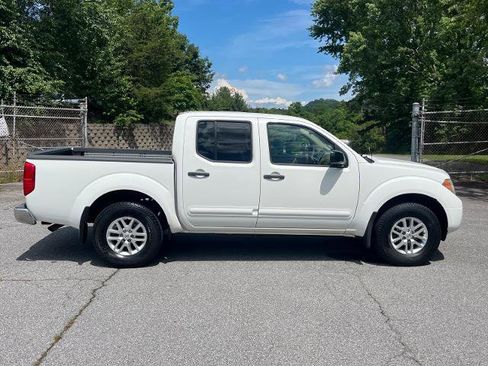 Used 2019 Nissan Frontier SV w/ Value Truck Package AWD/4WD image 2
