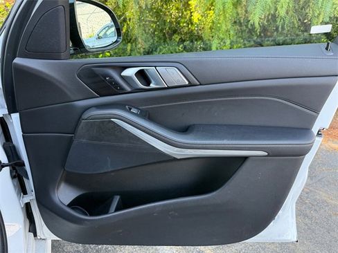 Used 2022 BMW X7 xDrive40i w/ M Sport Package image 27