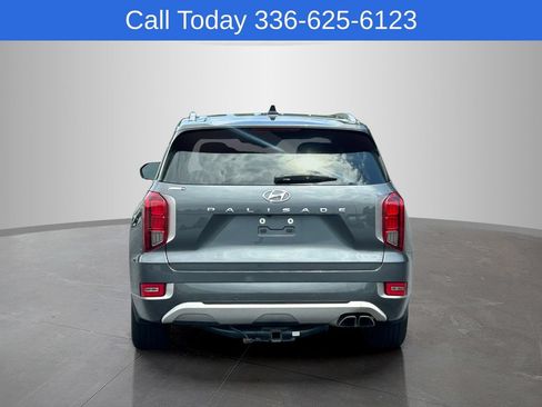 Used 2022 Hyundai Palisade Limited w/ Winter Package FWD image 4