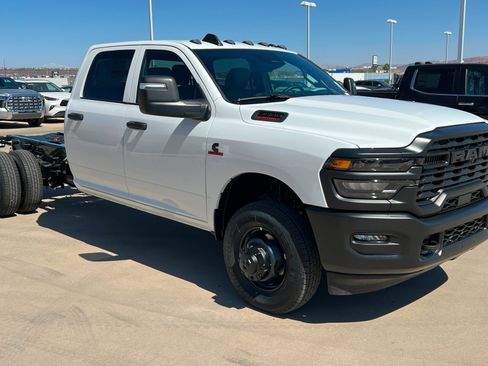 New 2026 RAM 3500 Tradesman AWD/4WD image 7
