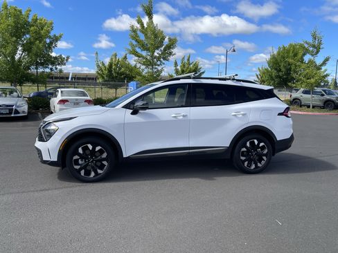 Used 2023 Kia Sportage X-Line AWD/4WD image 2