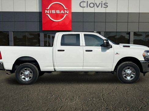 Used 2024 RAM 2500 Tradesman w/ Chrome Appearance Group image 9