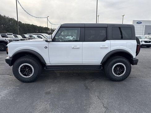 New 2025 Ford Bronco Outer Banks w/ Sasquatch Package image 4