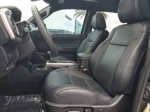 Used 2023 Toyota Tacoma Limited image 15