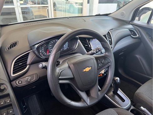 Used 2019 Chevrolet Trax LS FWD image 21