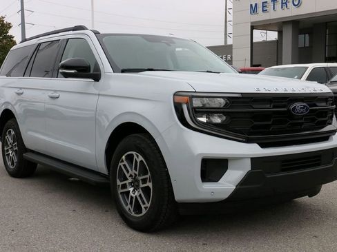 New 2026 Ford Expedition Active AWD/4WD image 4