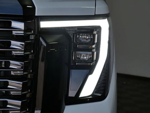 New 2026 GMC Sierra 3500 Denali Ultimate AWD/4WD image 9