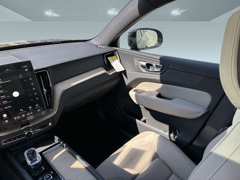 New 2026 Volvo XC60 B5 Core w/ Climate Package image 23