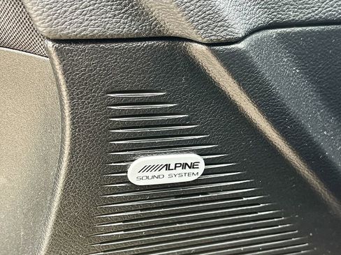 Used 2023 Dodge Challenger SXT RWD image 18