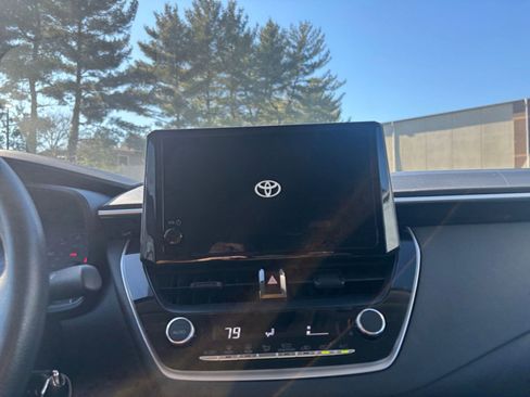 Used 2025 Toyota Corolla LE image 20