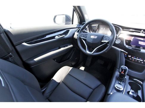 New 2025 Cadillac XT6 Premium Luxury w/ Technology Package image 8