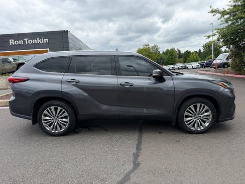 Used 2022 Toyota Highlander Platinum AWD/4WD image 8
