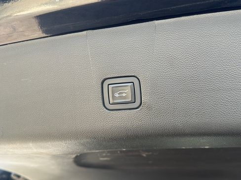 Certified 2023 Chevrolet Traverse Premier w/ LPO, 'HIT The Road' Package AWD/4WD image 30