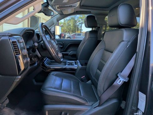 Used 2016 GMC Sierra 2500 Denali w/ Duramax Plus Package image 9