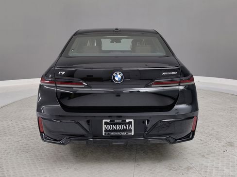 New 2025 BMW i7 xDrive60 w/ Premium Package image 7