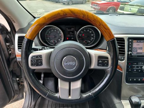 Used 2013 Jeep Grand Cherokee Overland image 14