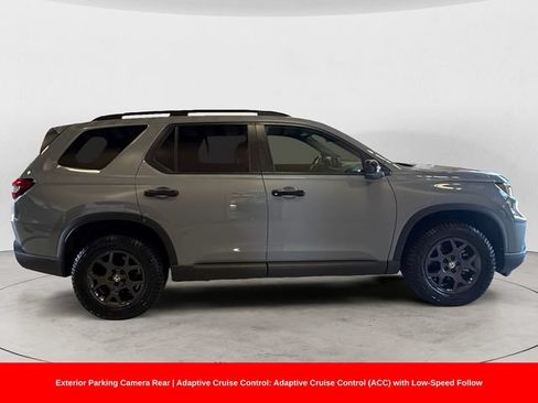 Used 2025 Honda Pilot TrailSport image 7
