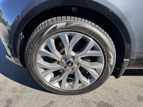 New 2026 Land Rover Discovery Limited Edition image 10