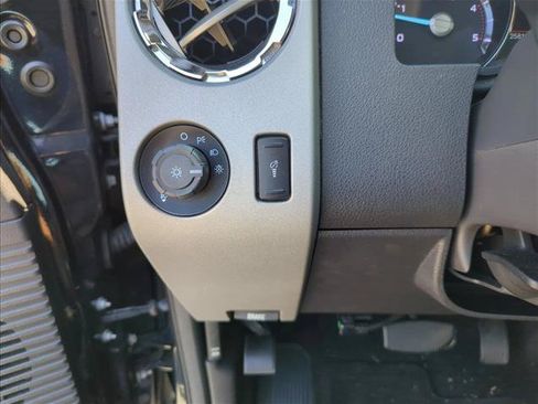 Used 2014 Ford F250 Lariat w/ Lariat Ultimate Package AWD/4WD image 13