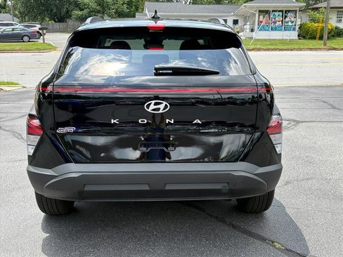 Certified 2025 Hyundai Kona SEL FWD image 4