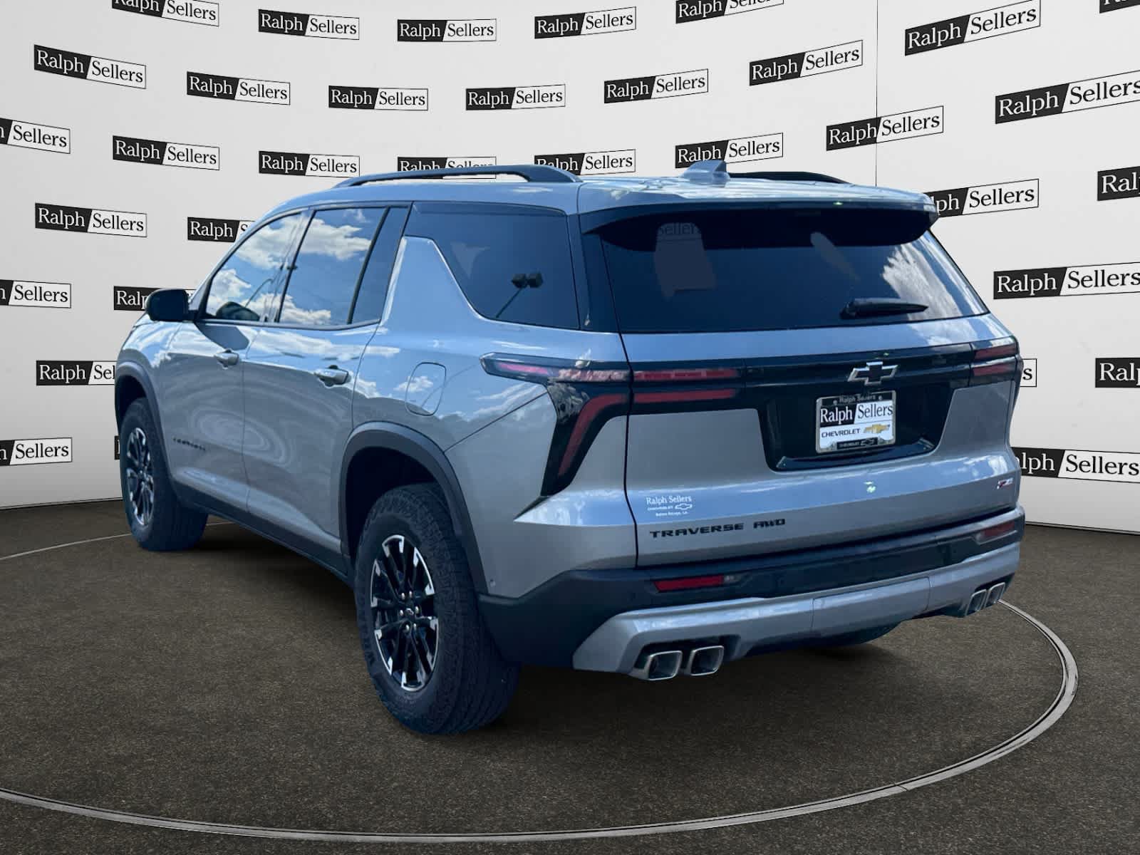 Used 2026 Chevrolet Traverse Z71 w/ Enhanced Driving Package AWD/4WD image 4