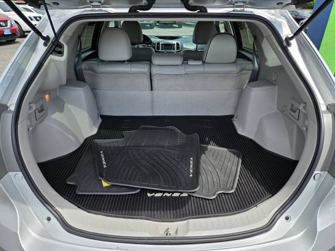 Used 2013 Toyota Venza XLE w/ Tow Prep Pkg AWD/4WD image 9