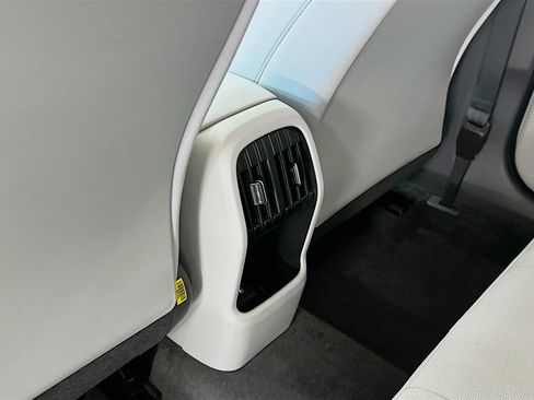 Used 2025 Hyundai Kona SEL image 28