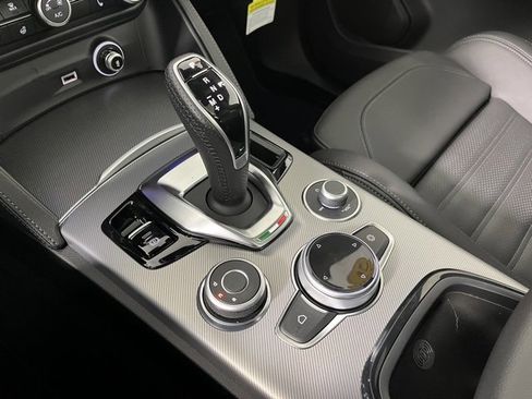 Used 2025 Alfa Romeo Stelvio Sprint w/ Veloce Package image 39