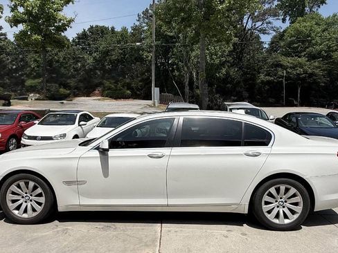 Used 2009 BMW 750Li RWD image 4