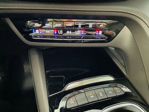 Used 2022 Buick Envision Avenir w/ Technology Package II image 26