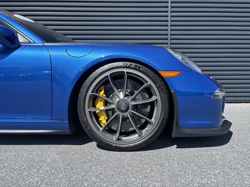 Used 2015 Porsche 911 GT3 RWD image 9
