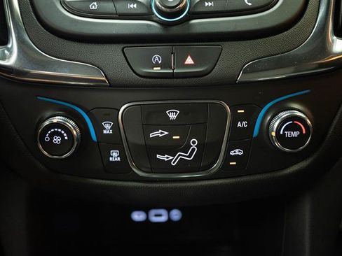 Used 2023 Chevrolet Equinox LT FWD image 21