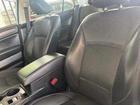 Used 2019 Subaru Outback 2.5i Limited w/ Popular Package #2 AWD/4WD image 6