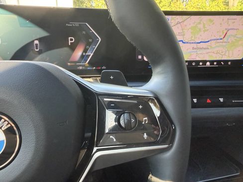 Used 2024 BMW 530i xDrive w/ Premium Package image 27