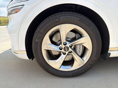 Certified 2026 Genesis GV70 2.5T Advanced AWD/4WD image 17