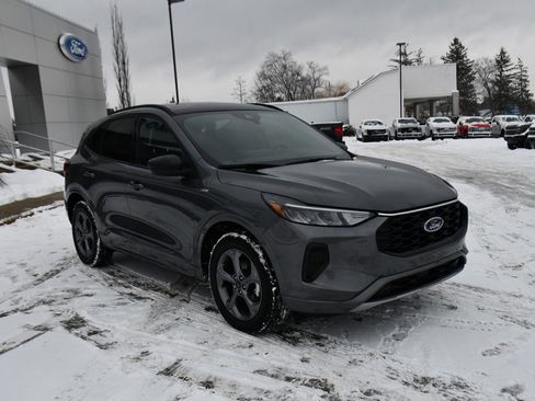 Used 2023 Ford Escape ST-Line image 9