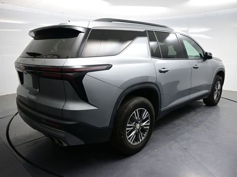 Used 2025 Chevrolet Traverse LT AWD/4WD image 3