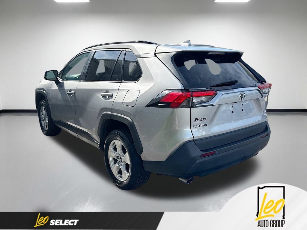 Used 2019 Toyota RAV4 XLE AWD/4WD image 9