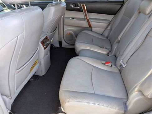 Used 2011 Toyota Highlander Limited w/ Tow Pkg AWD/4WD image 21