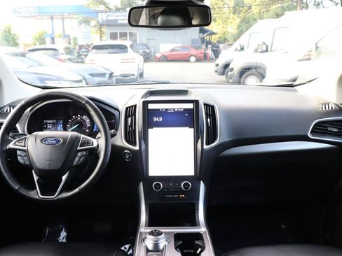 Used 2024 Ford Edge SEL AWD/4WD image 16