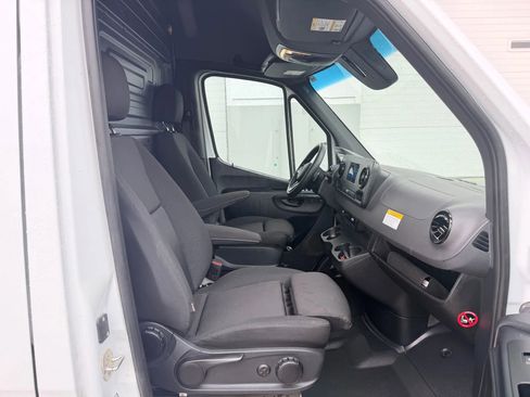 Used 2024 Mercedes-Benz Sprinter 3500 image 8