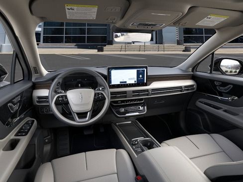 New 2026 Lincoln Corsair Reserve w/ Jet Appearance Package FWD image 9