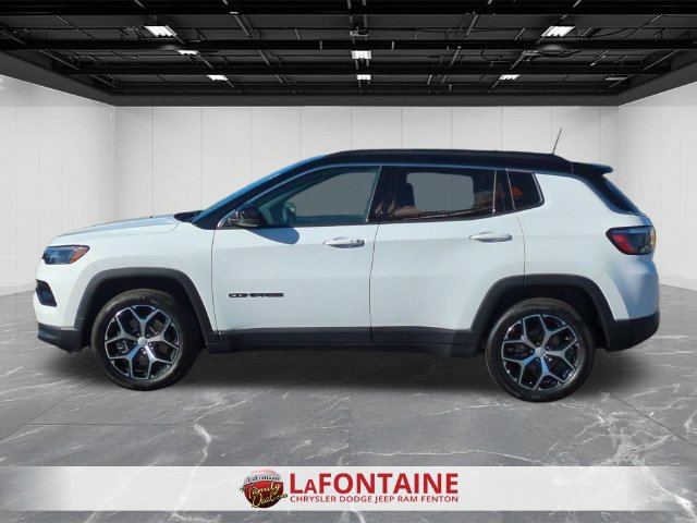 Used 2024 Jeep Compass Limited AWD/4WD image 2